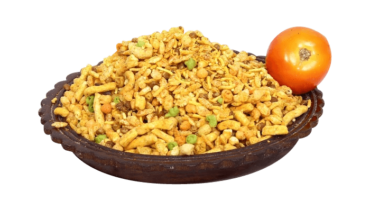 Corn Flakes Mixture by Anil Namkeen is a tasty and delicious mixed snack comprising corn flakes, dry fruits and various namkeens and savouries. This is a very filling and wholesome snack that can satisfy even a big hunger.